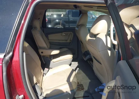 2010 Chevrolet Traverse Lt z USA, uszkodzony, nr VIN 1GNLRGED7AJ226918